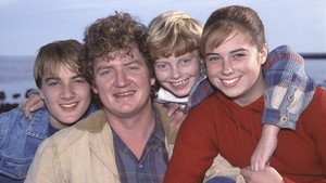 Round the Twist kép