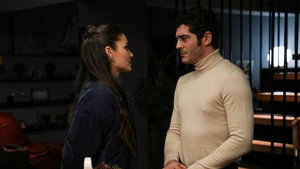 Bambaşka Biri 1. évad Ep.14 14. epizód