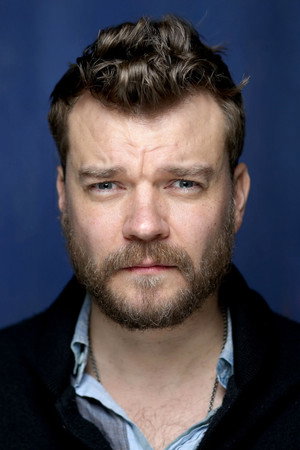 Pilou Asbæk profil kép