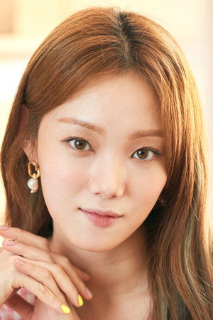 이성경 profil kép
