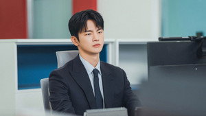 내일도 출근! kép