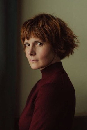Louise Brealey profil kép