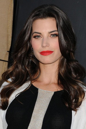 Meghan Ory profil kép