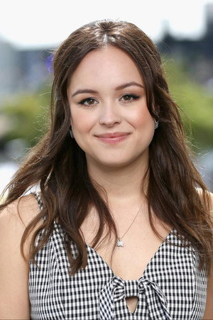 Hayley Orrantia profil kép