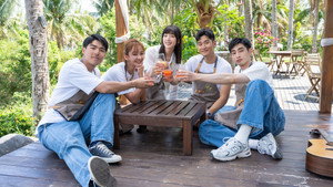 光開門就很忙了 kép