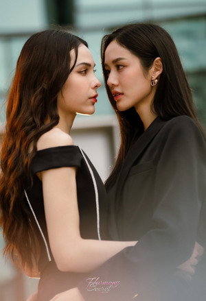 ดีลลับฉบับเล่นเล่ห์ poszter