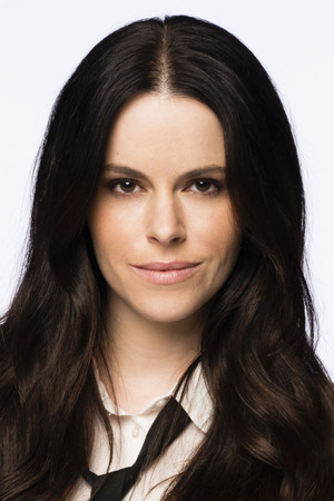 Emily Hampshire profil kép