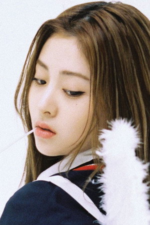 허윤진 profil kép