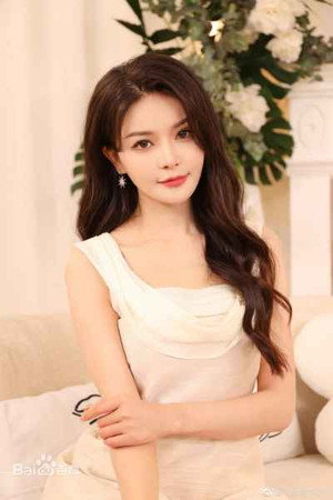 周微微 profil kép