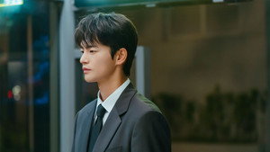 내일도 출근! kép