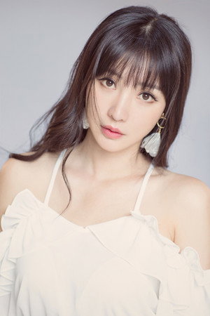 柳岩 profil kép