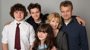 Outnumbered kép