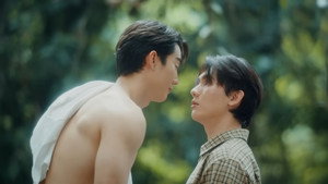 ความลับในบทเพลงที่บรรเลงไม่รู้จบ kép