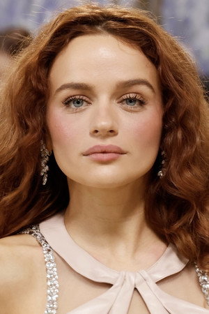 Joey King profil kép