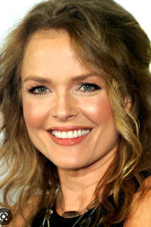 Dina Meyer profil kép