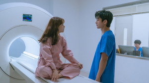 어느 날 우리 집 현관으로 멸망이 들어왔다 kép