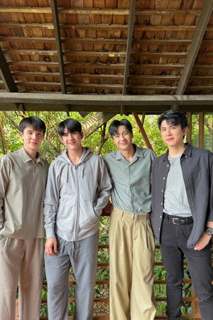 ทำนายทายทัพ poszter