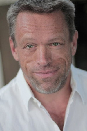 Brian Thompson profil kép