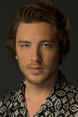Cody Fern profil kép