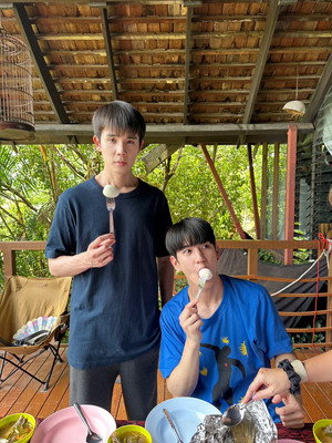 ทำนายทายทัพ poszter