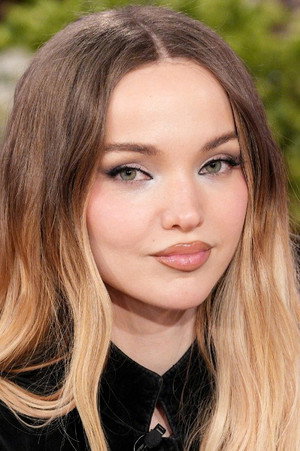 Dove Cameron profil kép