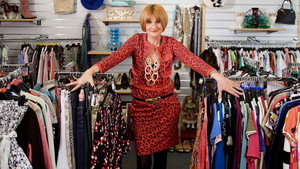 Mary Queen of Charity Shops kép