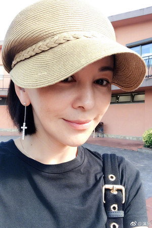 王琳 profil kép