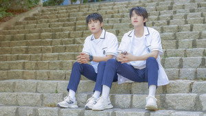 소년을 위로해줘 kép