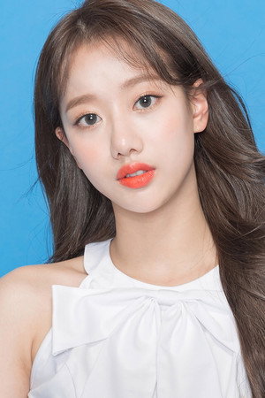 이나은 profil kép