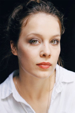 Paula Beer profil kép