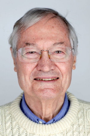 Roger Corman profil kép