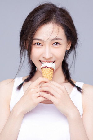 丁笑滢 profil kép