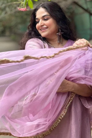 इंदिरा कृष्णन profil kép