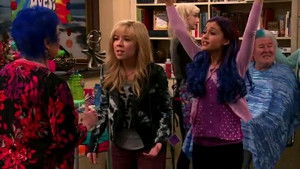 Sam és Cat 1. évad Ep.12 A motorkerékpár rejtély