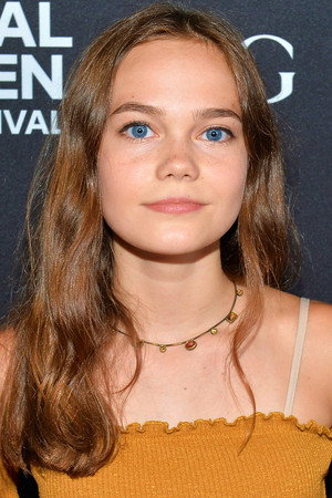 Oona Laurence profil kép