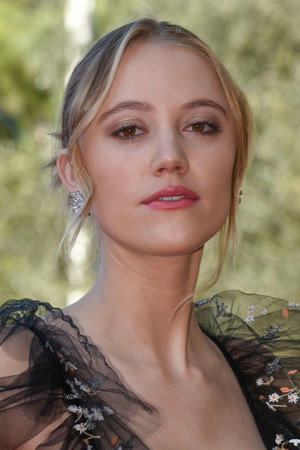 Maika Monroe profil kép