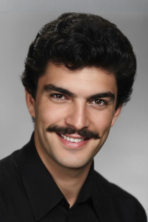 Tanju Korel profil kép