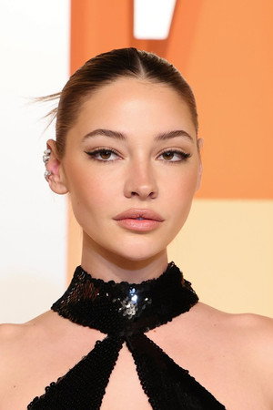 Madelyn Cline profil kép