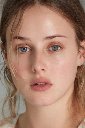 Anna van Patten profil kép