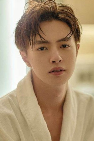 官鴻 profil kép