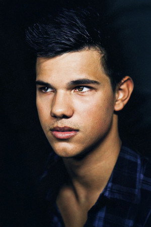 Taylor Lautner profil kép