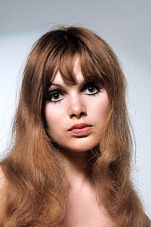 Madeline Smith profil kép