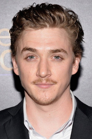 Kyle Gallner profil kép