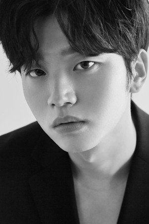 신윤제 profil kép