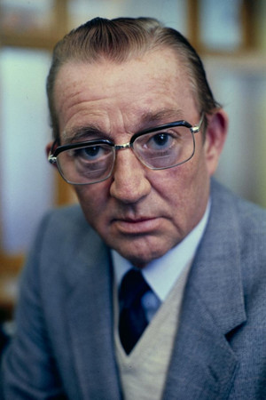 Buster Larsen profil kép