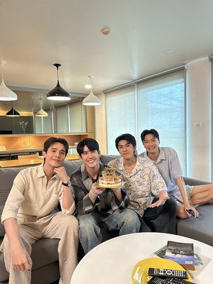 ทำนายทายทัพ poszter