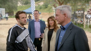NCIS: Tengerészeti helyszínelők 14. évad Ep.21 Egy könyv, két borító