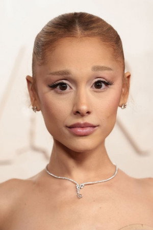 Ariana Grande profil kép