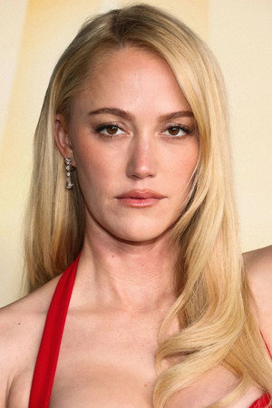 Maika Monroe profil kép