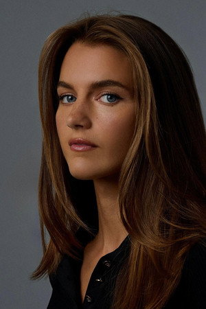 Chloe East profil kép
